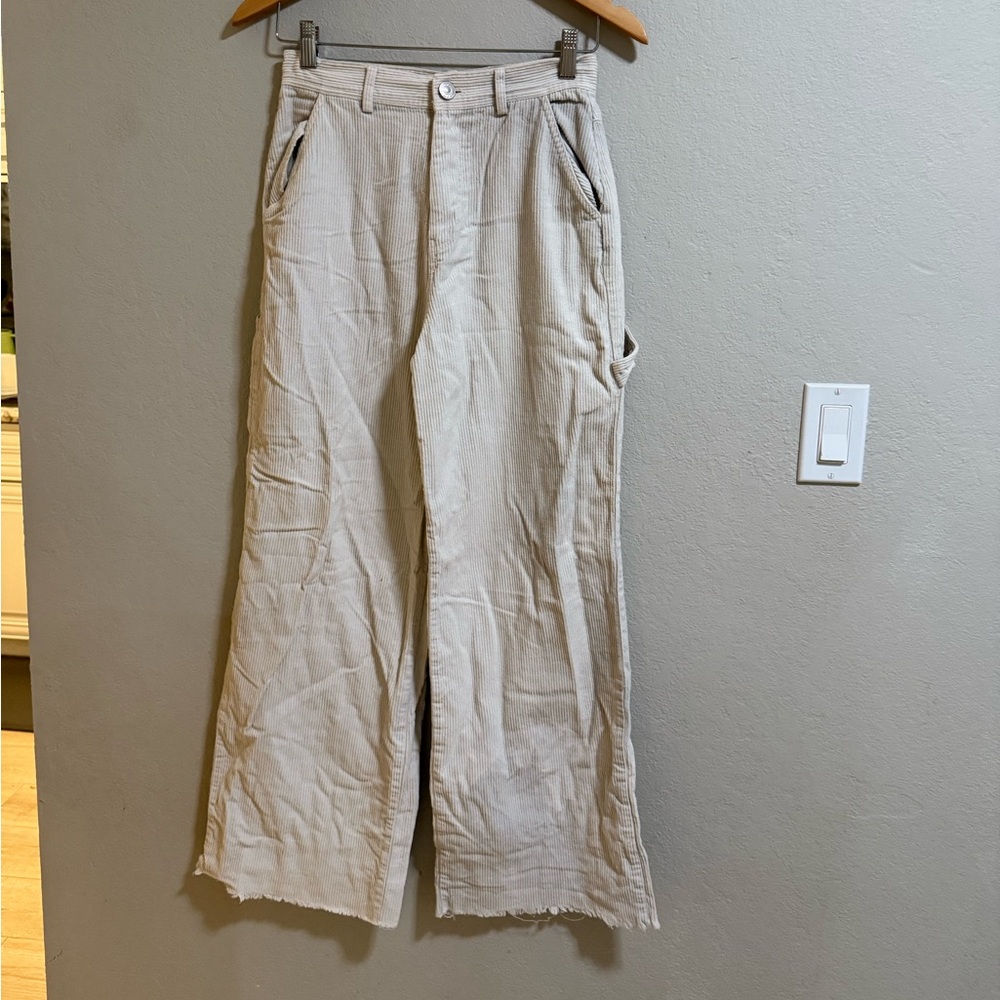Forever 21 Wide Leg Corduroy Pants in Cream – Size M